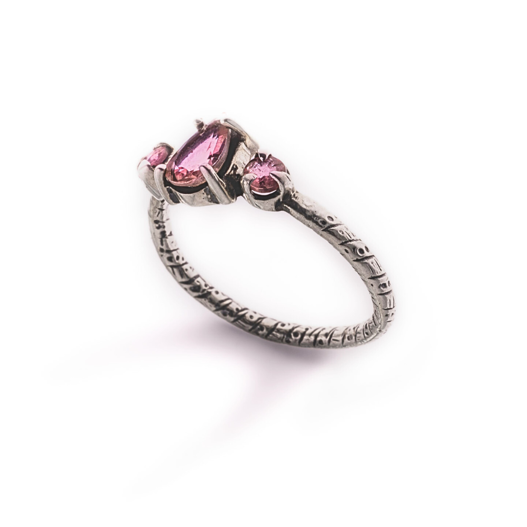 טבעת ויקטוריה-אבני טורמלין ורודות