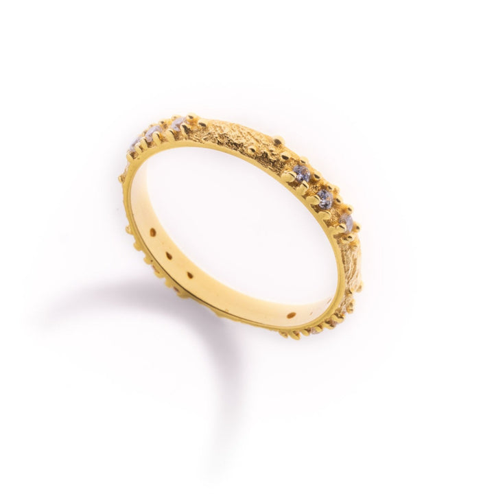 טבעת מימי ציפוי זהב- אבני קוורץ לבנות