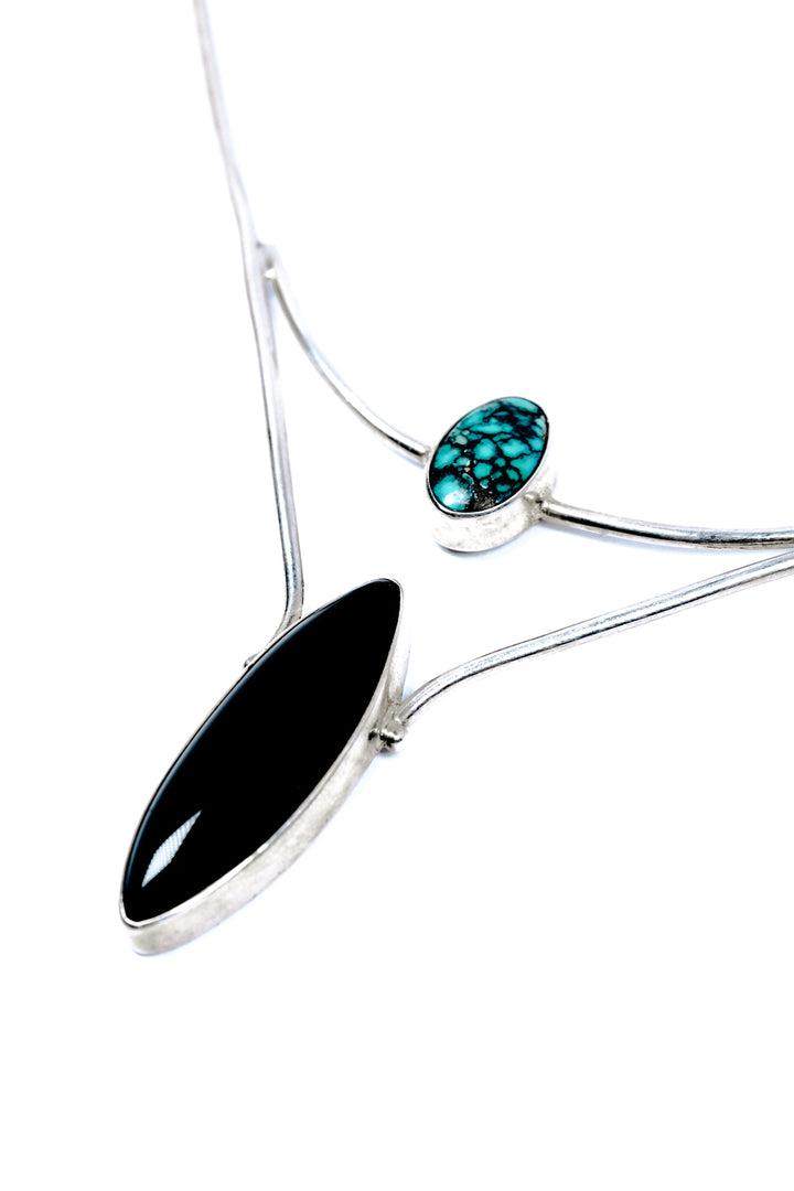 שרשרת נונה- משובצת אבני טורכיז ואוניקס שחורה