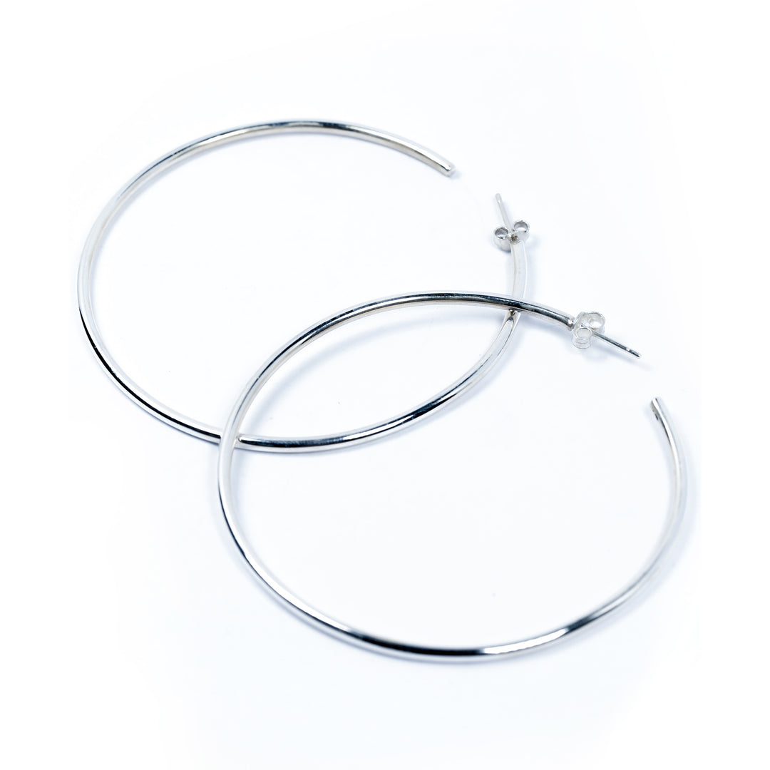 עגילי חישוק גדולים