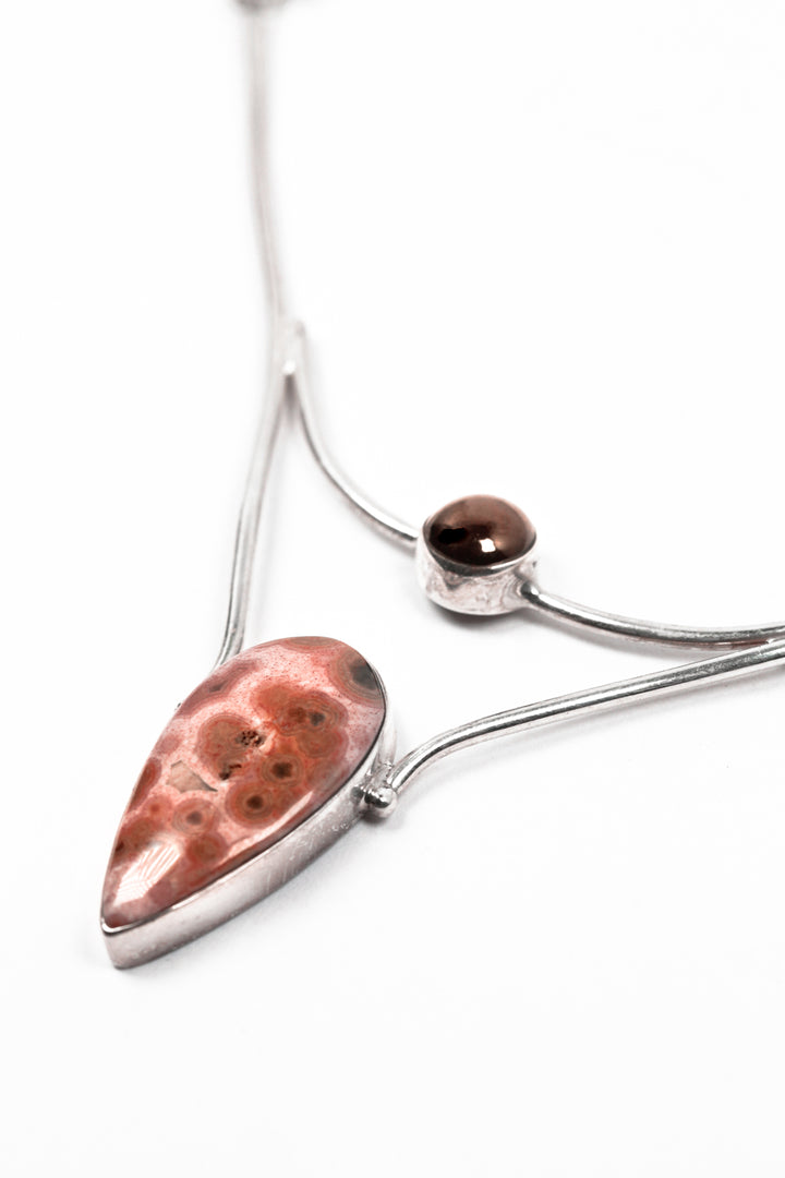 שרשרת נונה -משובצת אבן רובי סטאר וג'אספר אוקינוס