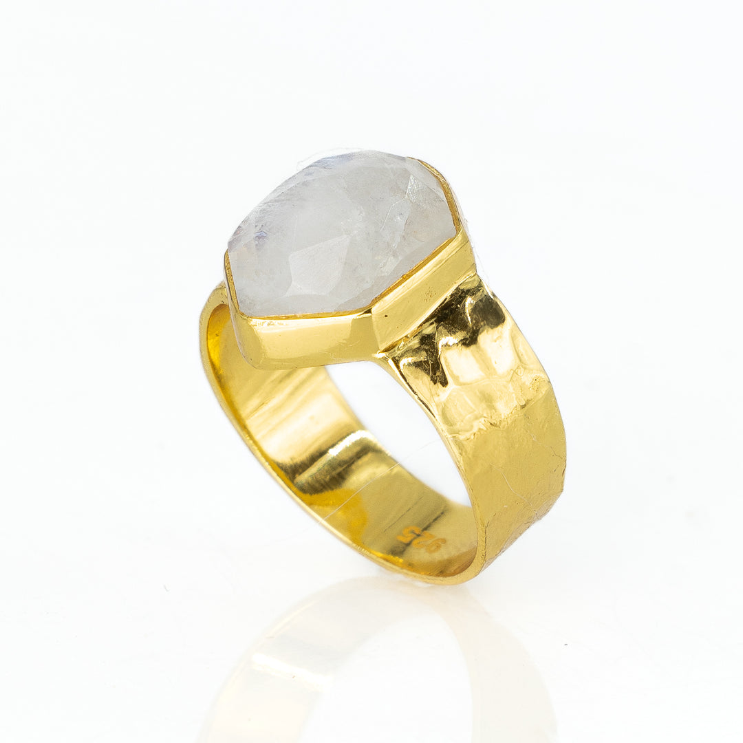 טבעת אשלי ציפוי זהב - אבן מונסטון ריינבו