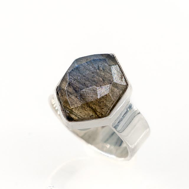 טבעת אשלי - אבן לברדורייט