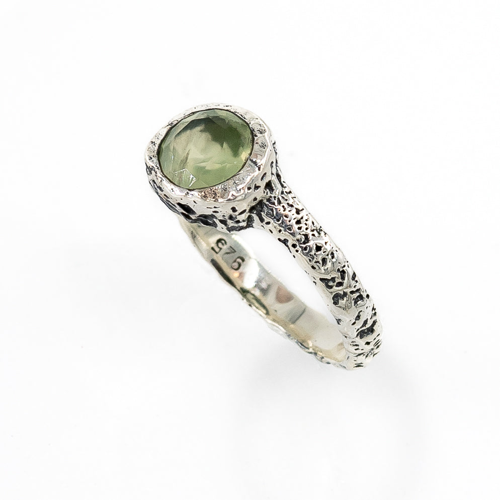 טבעת אמה - אבן פריהנייט