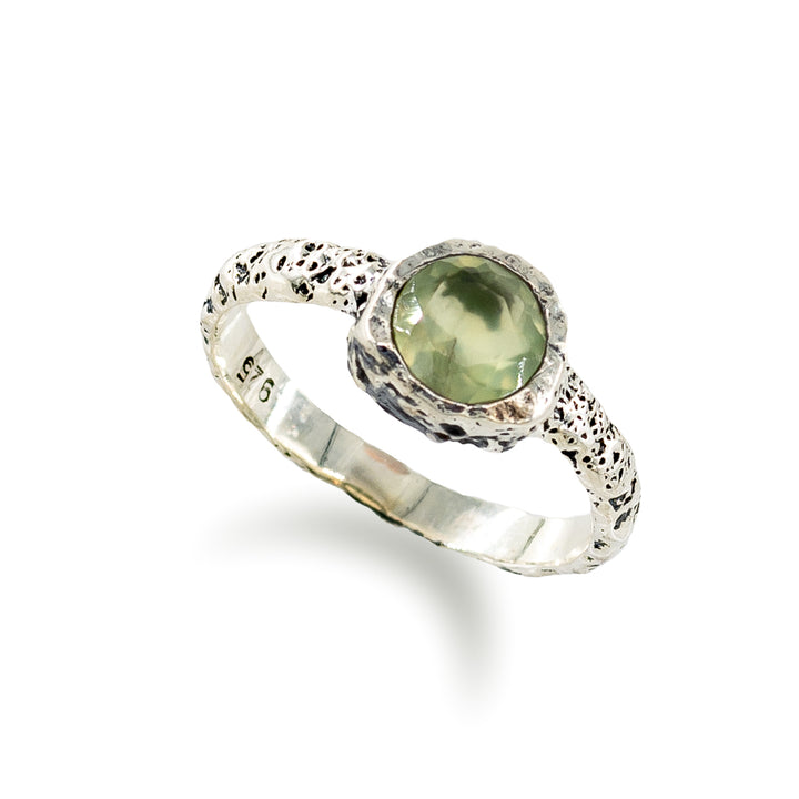 טבעת אמה - אבן פריהנייט