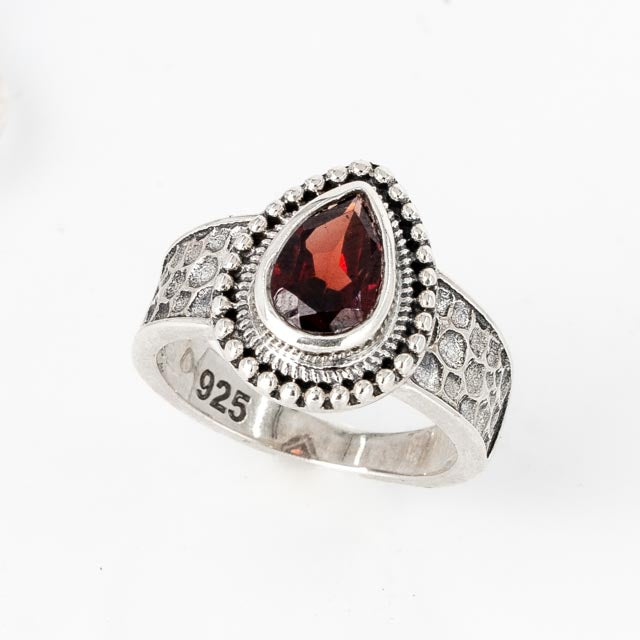 טבעת מוריה- אבן גארנט