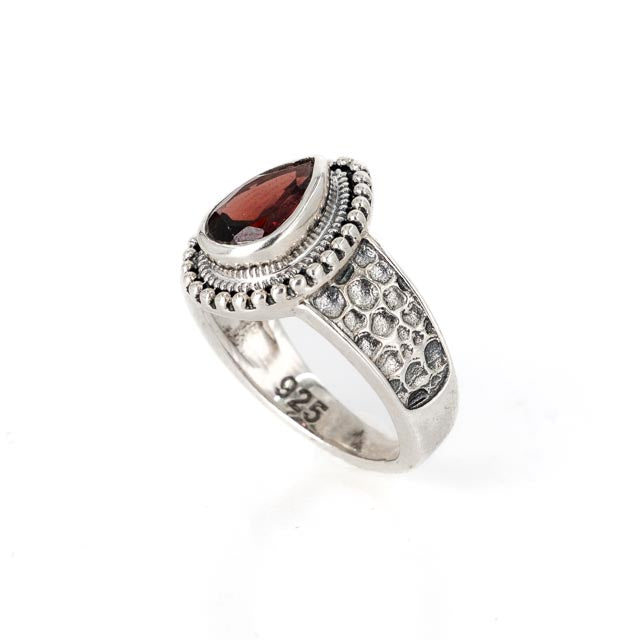 טבעת מוריה- אבן גארנט