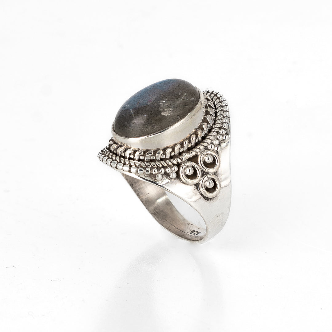 טבעת נגה- אבן לברדורייט